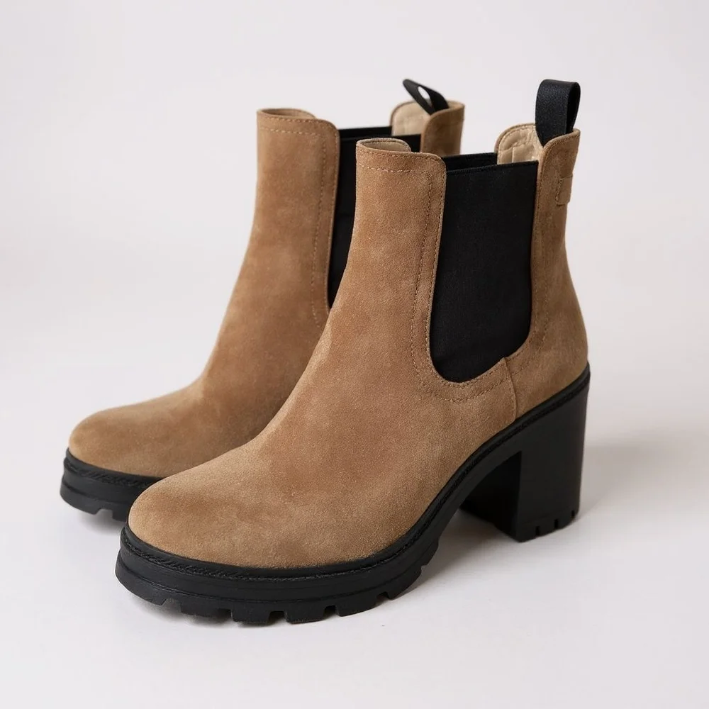 Veronica Beard Winnie Chelsea Boot In Tan Suede Size 8.5 Retail $595